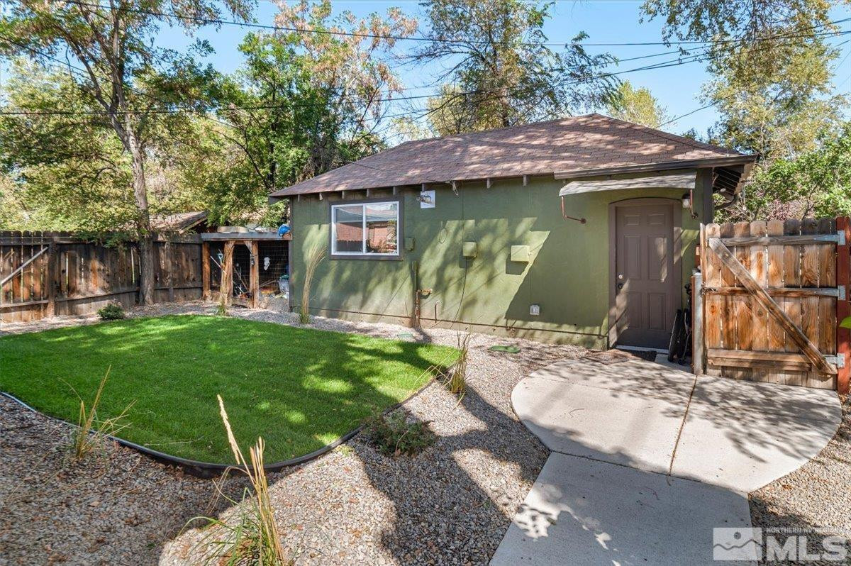 609 West 11th Street Reno, NV 89503 - Photo 8 of 29 a view of a back yard of the house