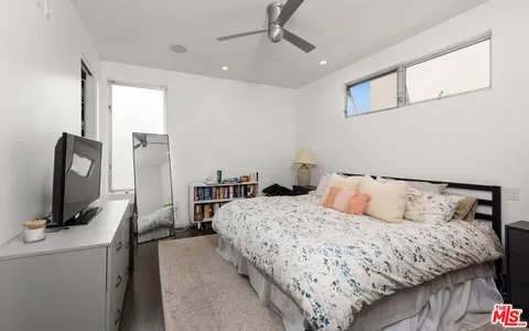$6,150 | 705 Sunset Avenue, Unit 1/4, Venice, CA 90291