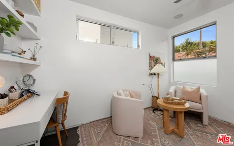 $6,150 | 705 Sunset Avenue, Unit 1/4, Venice, CA 90291