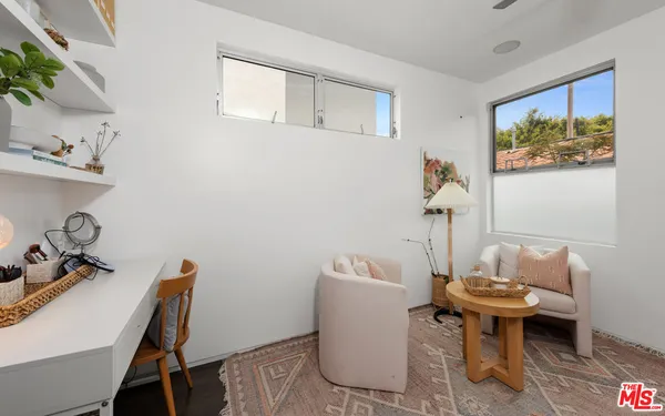 $6,350 | 705 Sunset Avenue, Unit 1/4, Venice, CA 90291