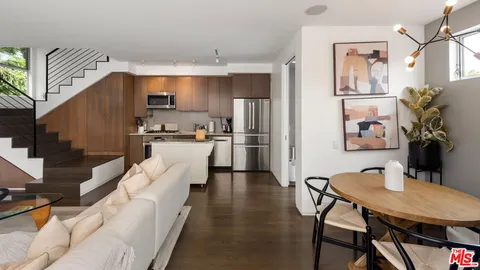 $6,150 | 705 Sunset Avenue, Unit 1/4, Venice, CA 90291