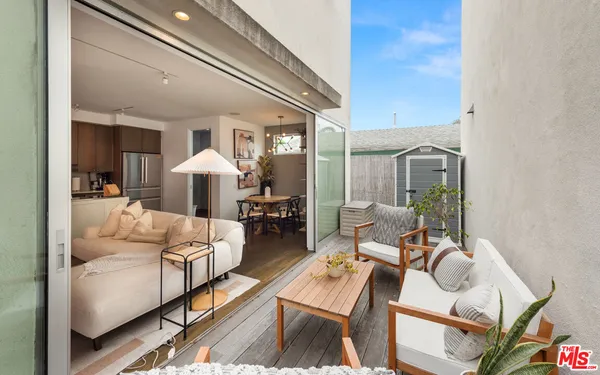 $6,350 | 705 Sunset Avenue, Unit 1/4, Venice, CA 90291