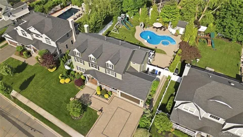 $2,150,000 | 27 Davison Place, Rockville Centre, NY 11570