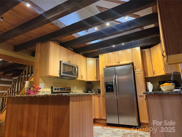 $996,000 | 142 Cherrywood Lane, Pisgah Forest, NC 28768