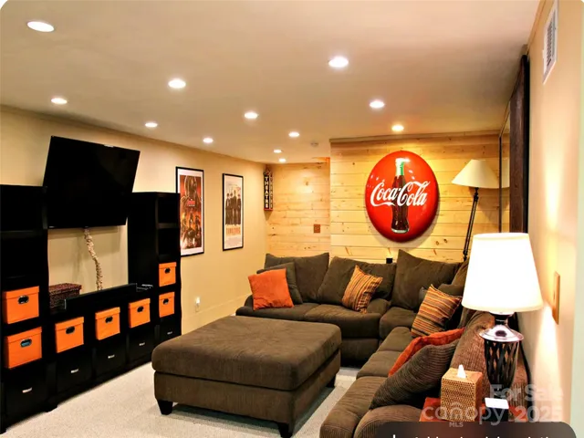 a view of backyard with plants and trees