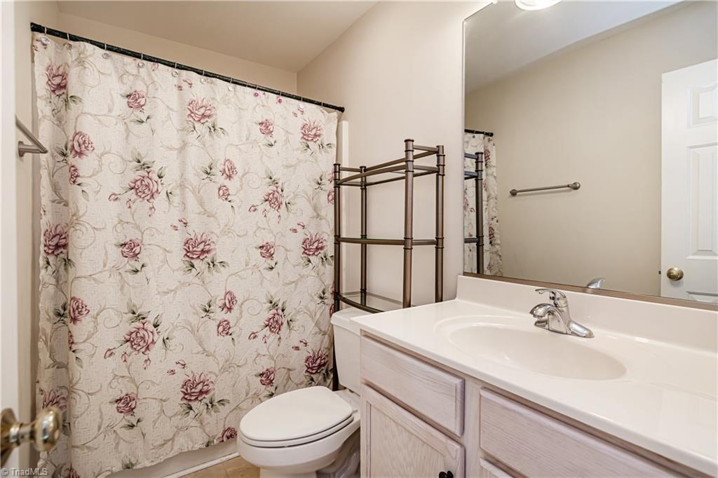 7611 Strawberry Road Summerfield, NC 27358 - Photo 15 of 22 Upstairs full hall bath