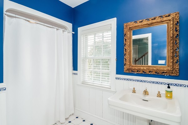 17 Bridge Street Manchester, MA 01944 - Photo 13 of 26 Gallery Image 13
