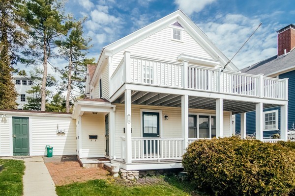 17 Bridge Street Manchester, MA 01944 - Photo 3 of 26 Gallery Image 3