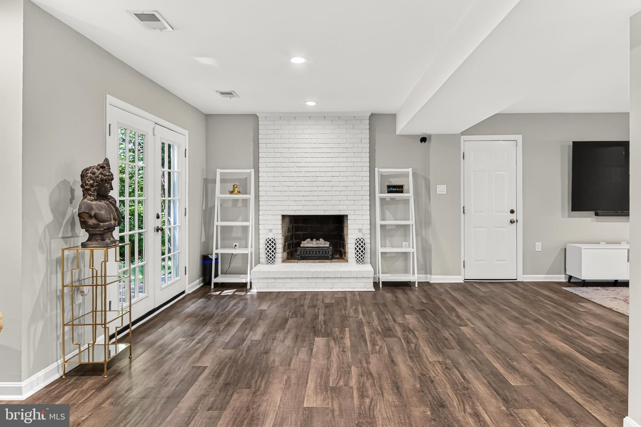 10319 Cardinal Road Fairfax, VA 22030 - Photo 39 of 60 Gallery Image 39