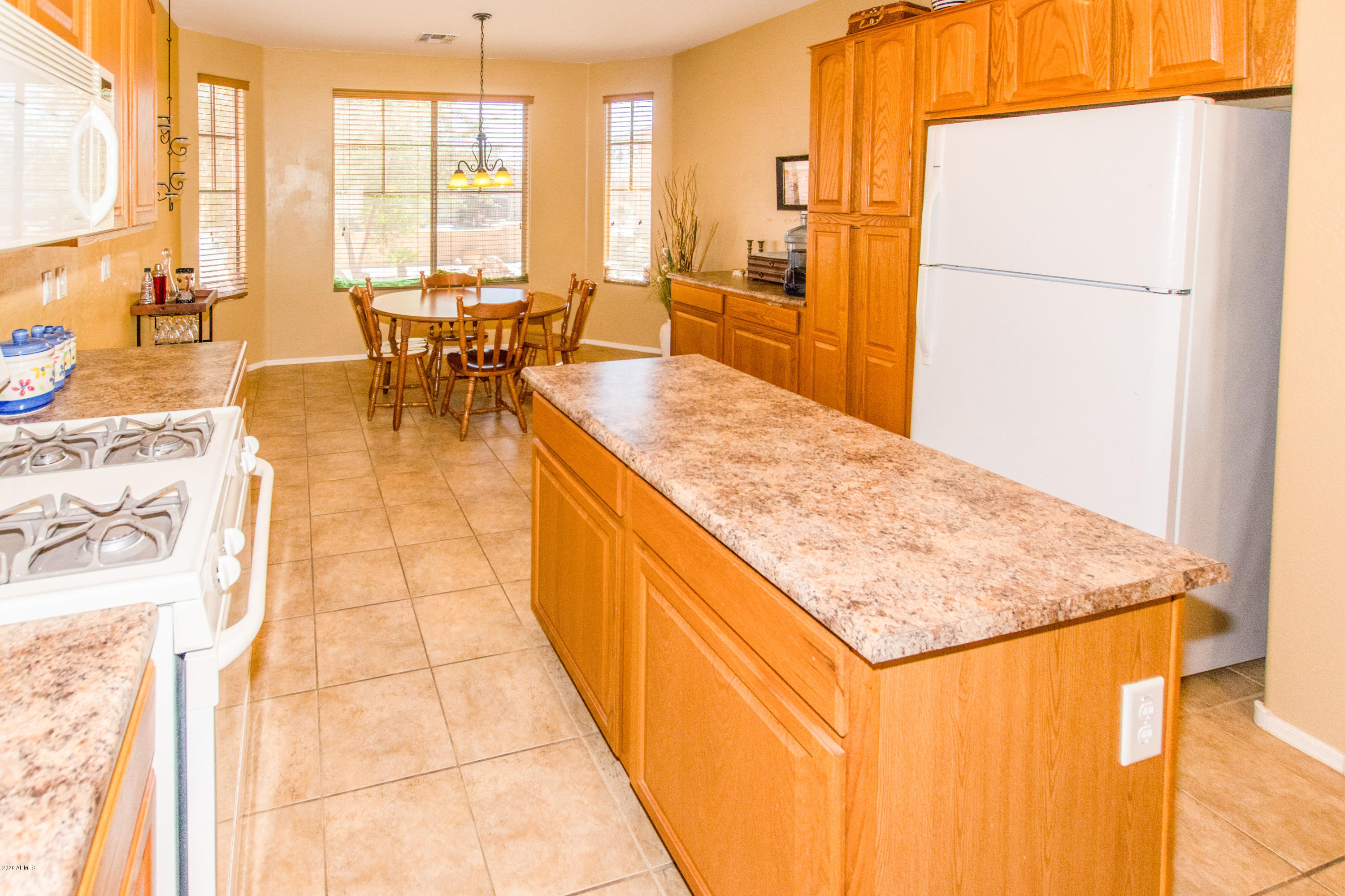 42576 Abbey Road Maricopa, AZ 85138 - Photo 3 of 24 03 Kitchen