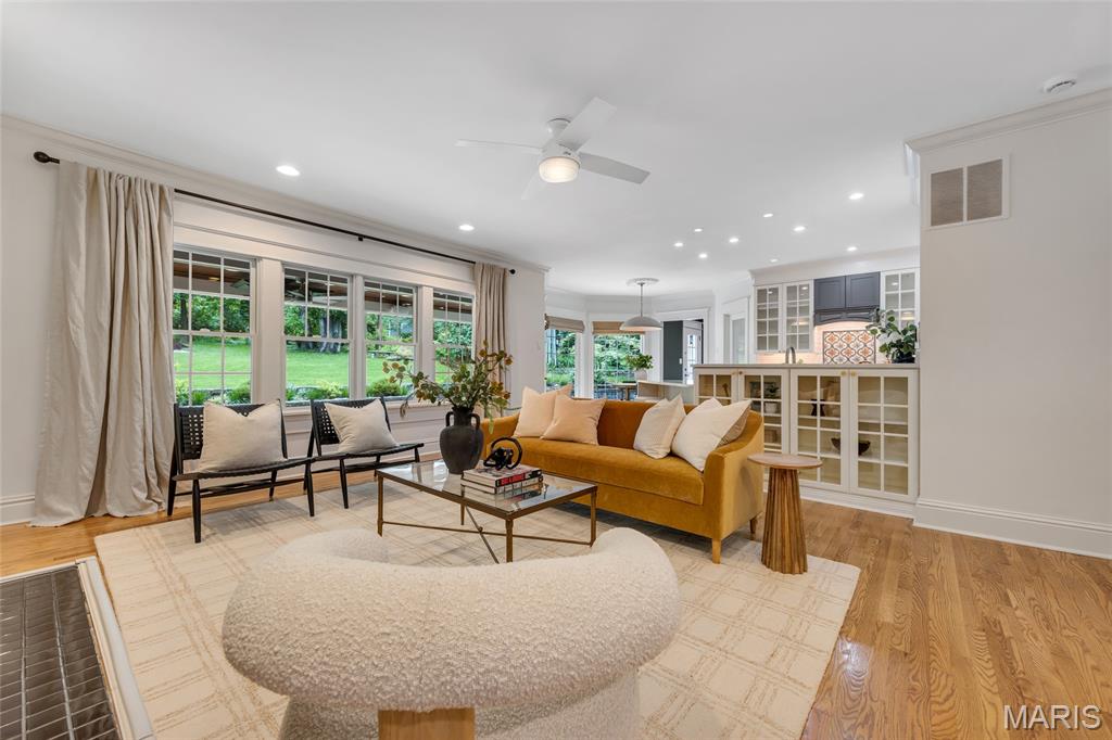 314 Park Road Webster Groves, MO 63119 - Photo 3 of 65