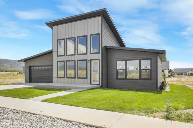 $895,000 | 1045 Iroquois Way, Driggs, ID 83422