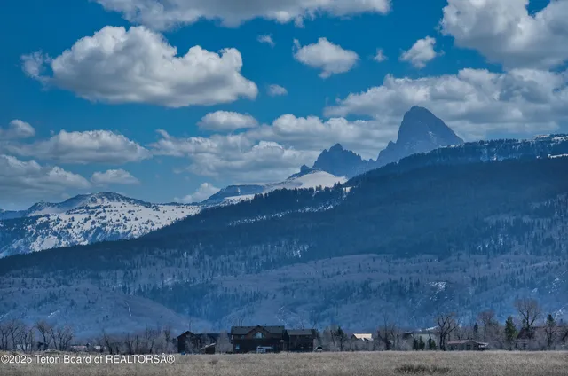 $895,000 | 1045 Iroquois Way, Driggs, ID 83422