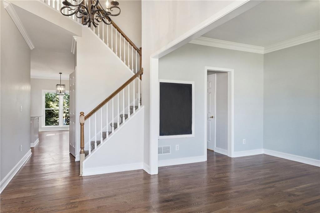 210 Ivey Oaks Way Roswell, GA 30076 - Photo 4 of 43