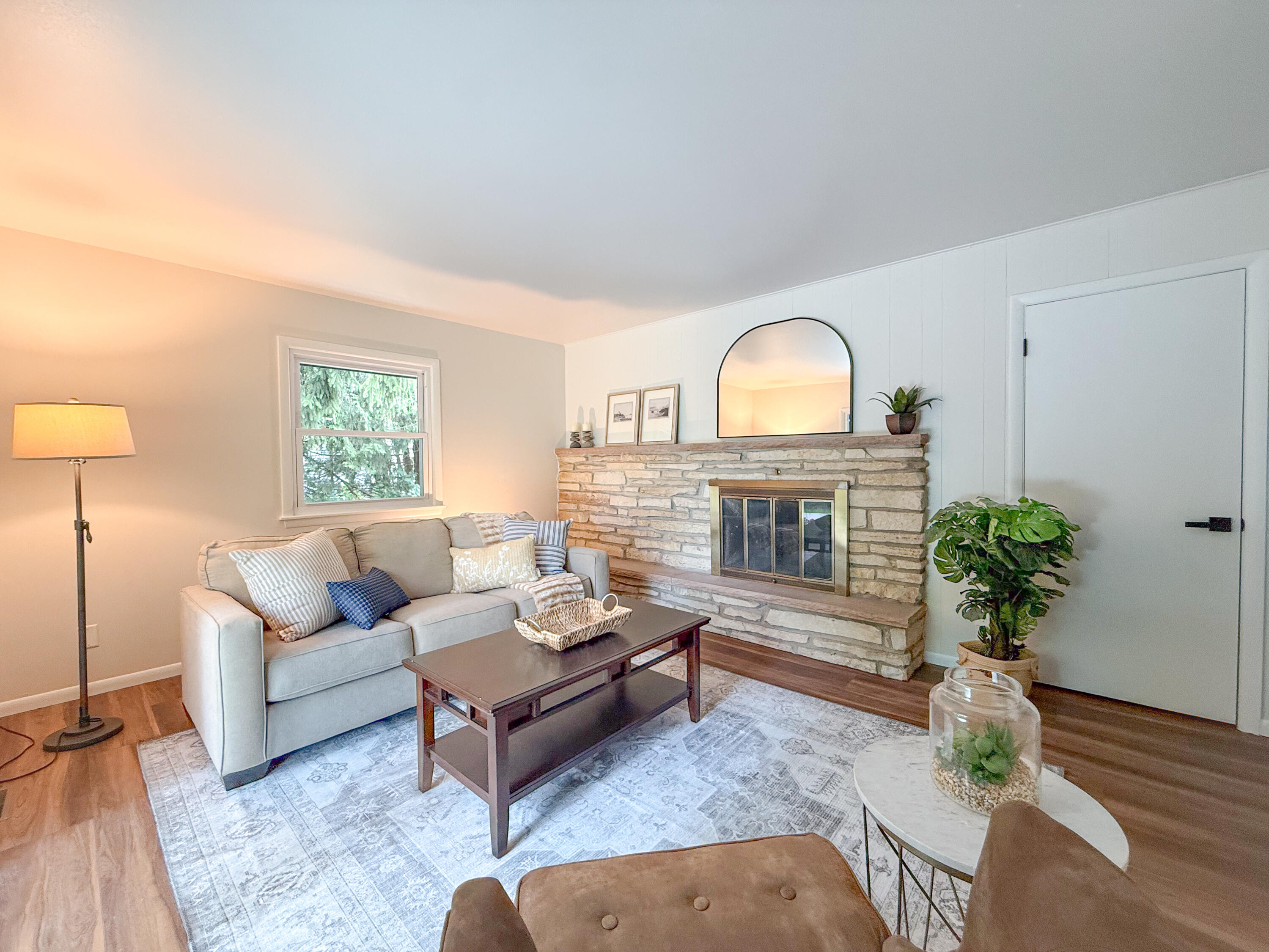17865 Windemere Road Brookfield, WI 53045 - Photo 23 of 35 Family Room