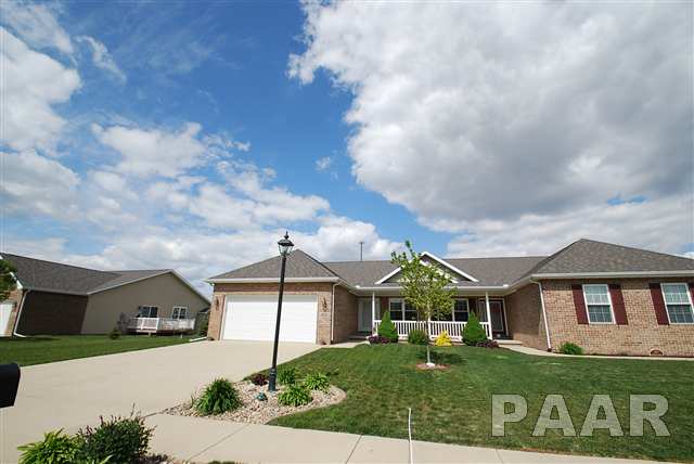 1823 Kingsbury Road Washington, IL 61571 - Photo 1 of 15 Gallery Image 1