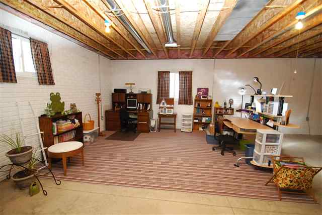 1823 Kingsbury Road Washington, IL 61571 - Photo 12 of 15 Gallery Image 12