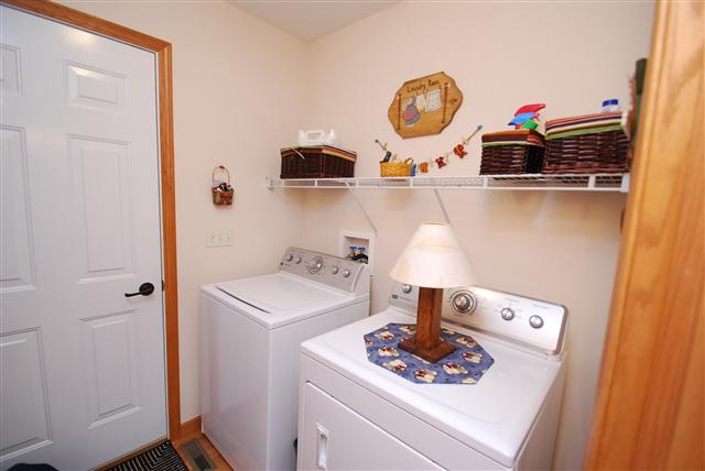 1823 Kingsbury Road Washington, IL 61571 - Photo 13 of 15 Gallery Image 13