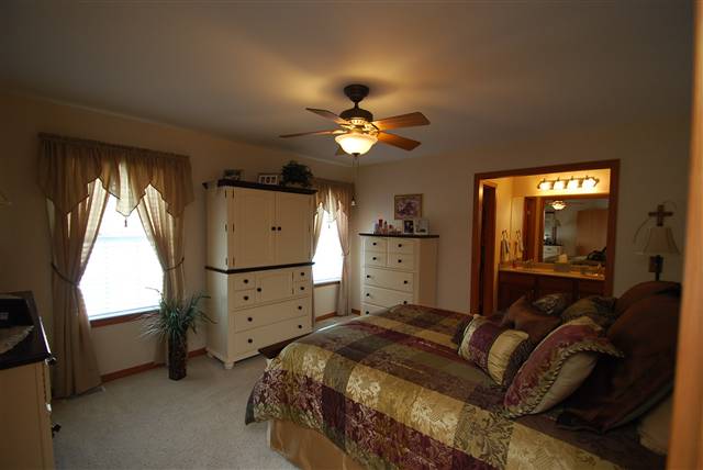 1823 Kingsbury Road Washington, IL 61571 - Photo 8 of 15 Gallery Image 8