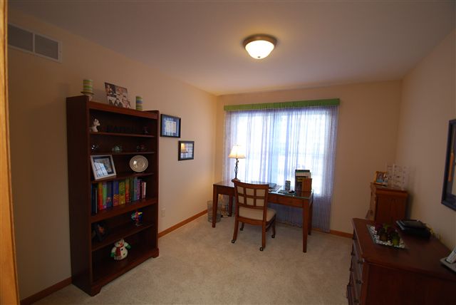 1823 Kingsbury Road Washington, IL 61571 - Photo 10 of 15 Gallery Image 10