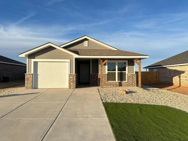 $1,550 | 510 East 23rd Street, Wolfforth, TX 79382