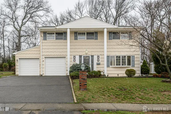 $639,900 | 69 Stanford Avenue, Colonia, NJ 07067