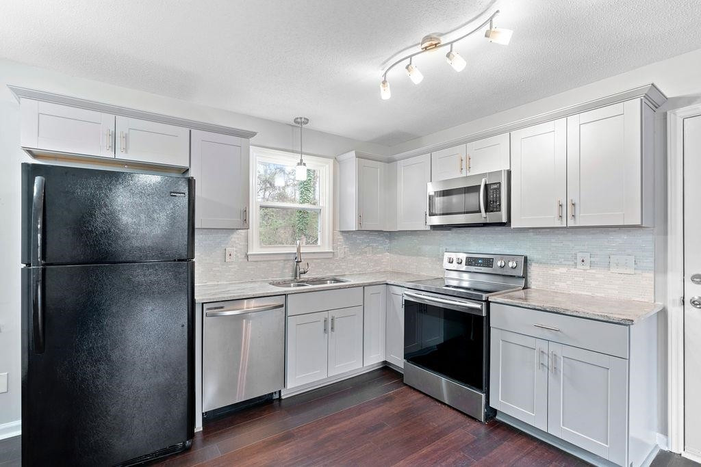 515 Dacian Road Raleigh, NC 27610 - Photo 3 of 21 Kitchen