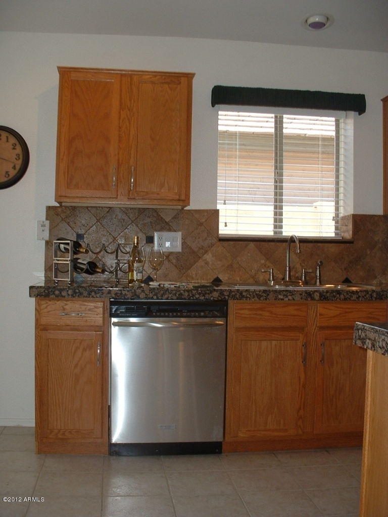 4725 East Mossman Road Phoenix, AZ 85050 - Photo 1 of 18 Kitchen