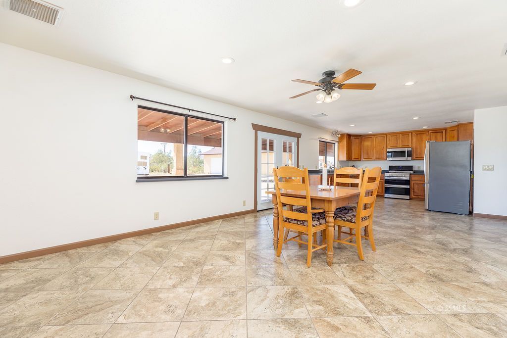 647 East Springer Avenue Ridgecrest, CA 93555 - Photo 16 of 43 Gallery Image 16