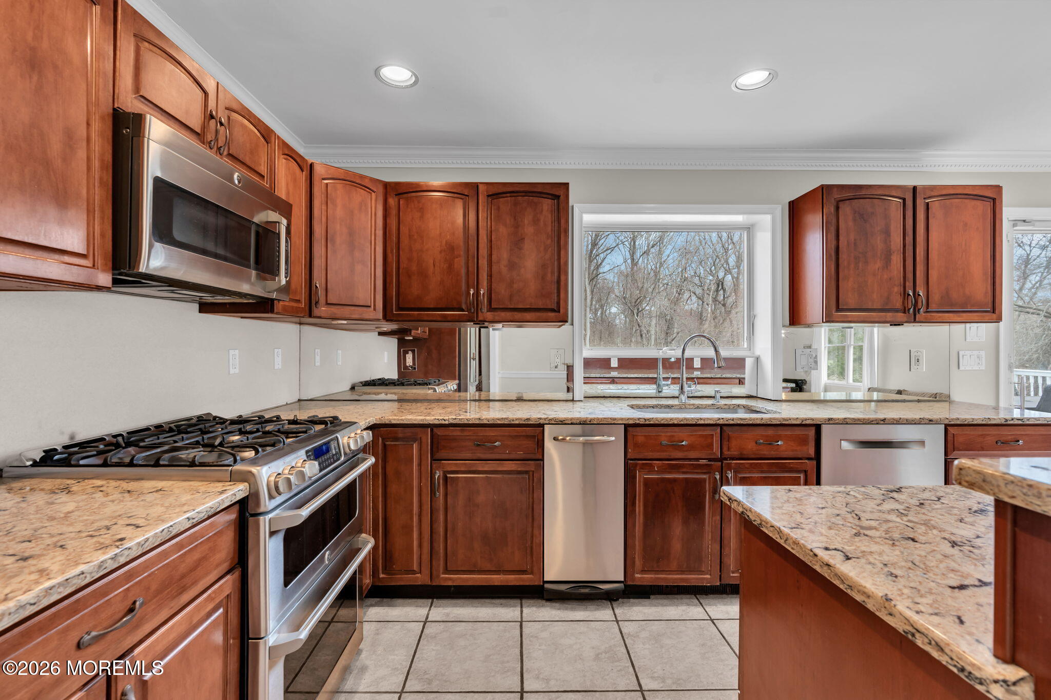 124 Taylors Mills Road Manalapan, NJ 07726 - Photo 12 of 44 21-web-or-mls-DSC02199