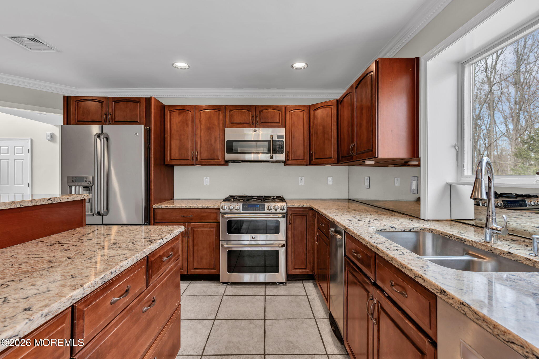 124 Taylors Mills Road Manalapan, NJ 07726 - Photo 14 of 44 24-web-or-mls-DSC02214