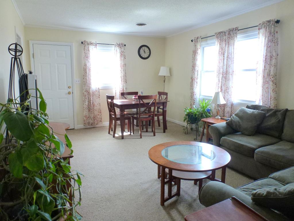 8 Tremont Street Rutland, VT 05701 - Photo 3 of 17