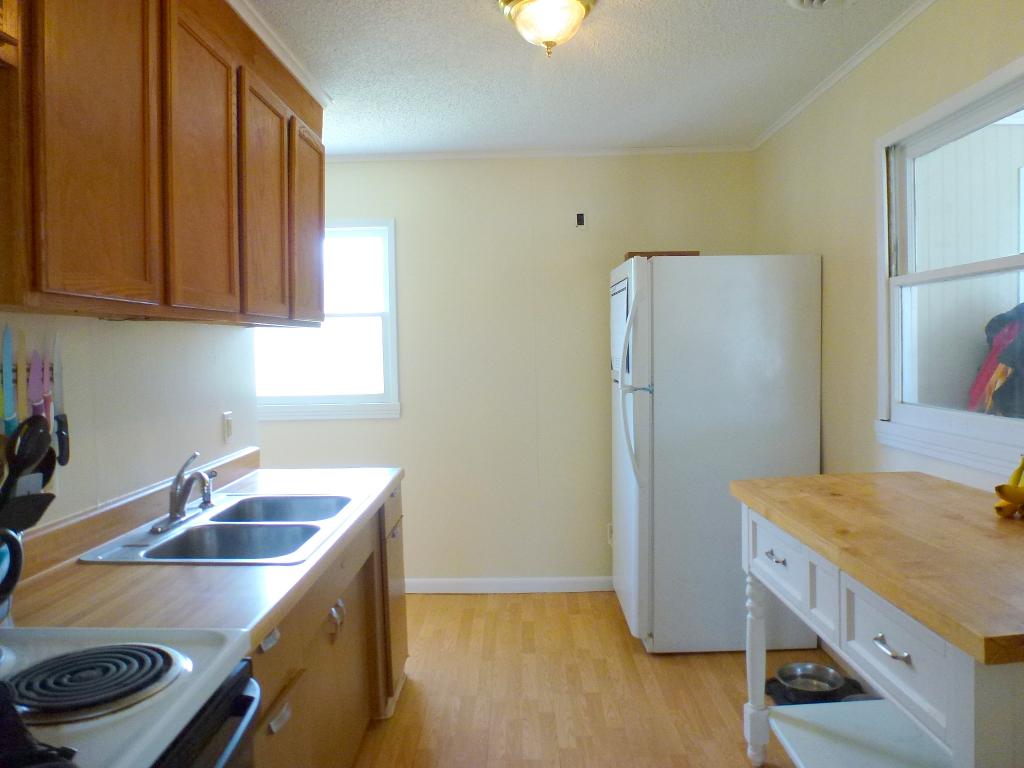 8 Tremont Street Rutland, VT 05701 - Photo 7 of 17
