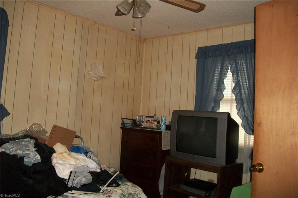 4090 Pine Hall Road Walkertown, NC 27051 - Photo 10 of 30 Gallery Image 10