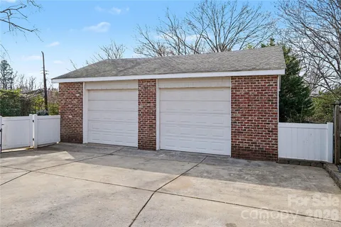 $890,000 | 513 Lyttleton Drive, Charlotte, NC 28211