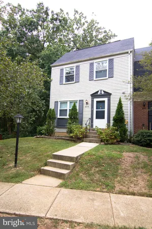 $2,900 | 6618 Birchleigh Way, Alexandria, VA 22315