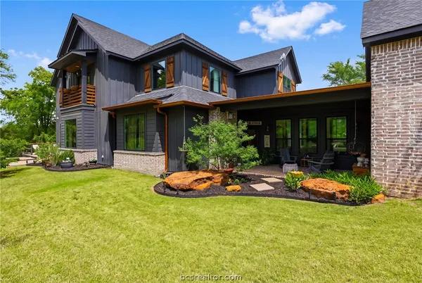 $999,999 | 215 Woodforest Lane, Franklin, TX 77856