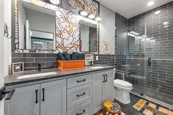 $999,999 | 215 Woodforest Lane, Franklin, TX 77856