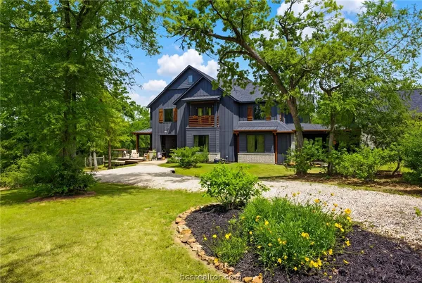 $999,999 | 215 Woodforest Lane, Franklin, TX 77856