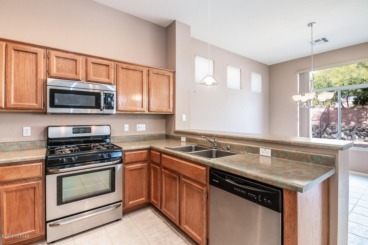 923 East Royal Oak Road Tucson, AZ 85755 - Photo 8 of 25