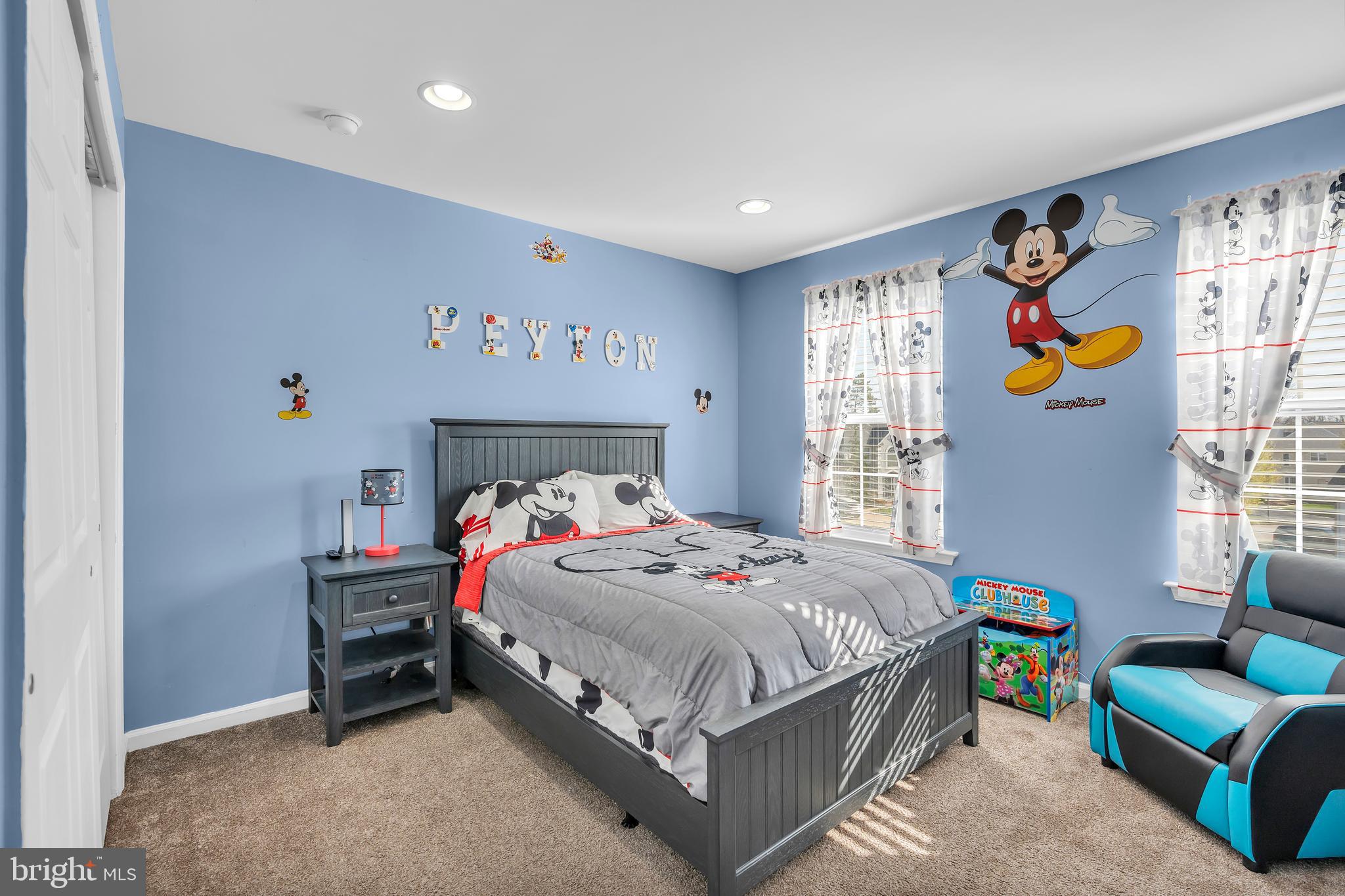 18 Kelly Drive Sicklerville, NJ 08081 - Photo 20 of 27 a bedroom with a bed and a window