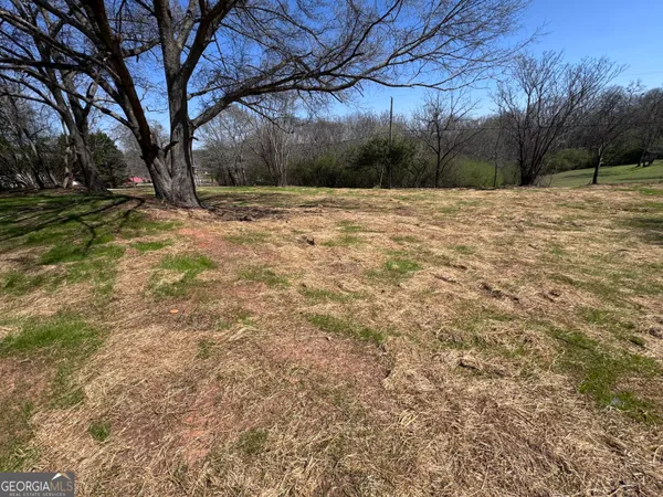 a view of dirt yard