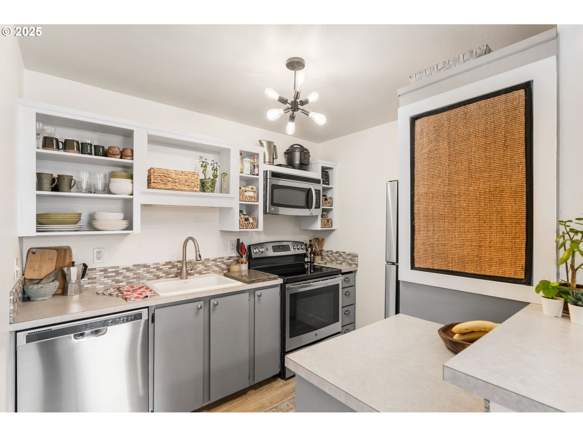 7538 Southwest Barnes Road, Unit H Portland, OR 97225 - Photo 12 of 36 Kitchen