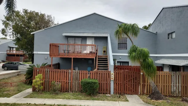 a view of house and outdoor space