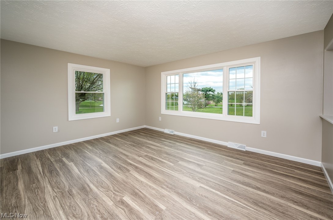 4482 Windfall Road Medina, OH 44256 - Photo 3 of 22 Living Room
