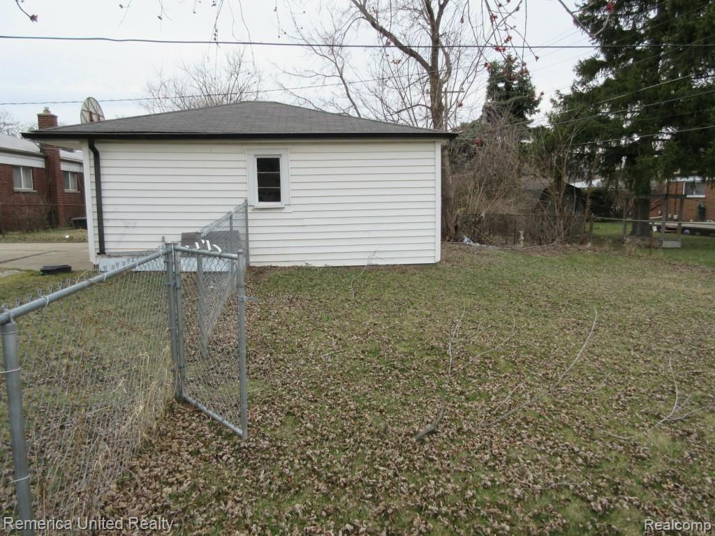 27822 Ryan Road Warren, MI 48092 - Photo 17 of 22