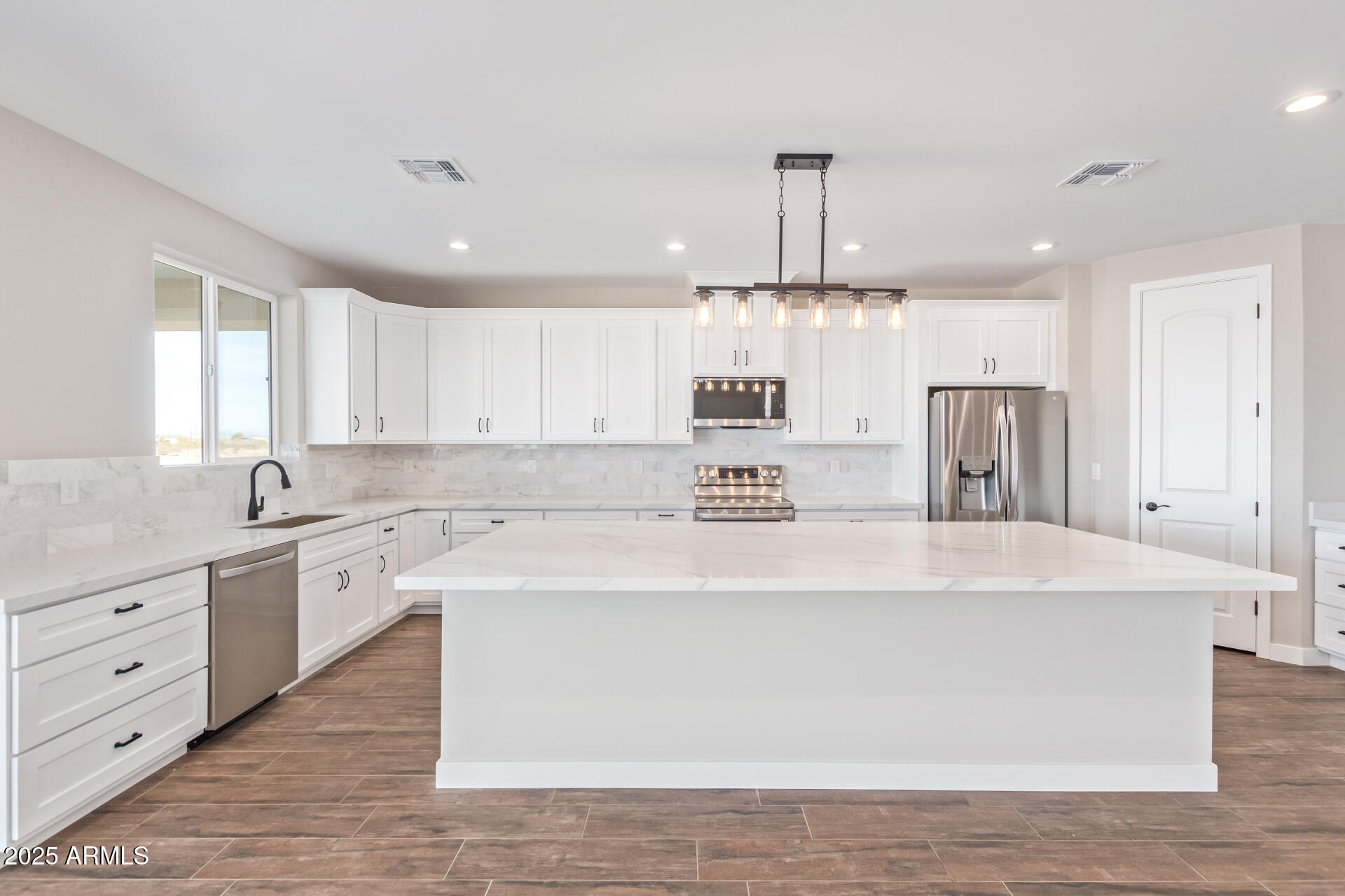 24032 West Redbird Road Wittmann, AZ 85361 - Photo 11 of 35 10-Redbird