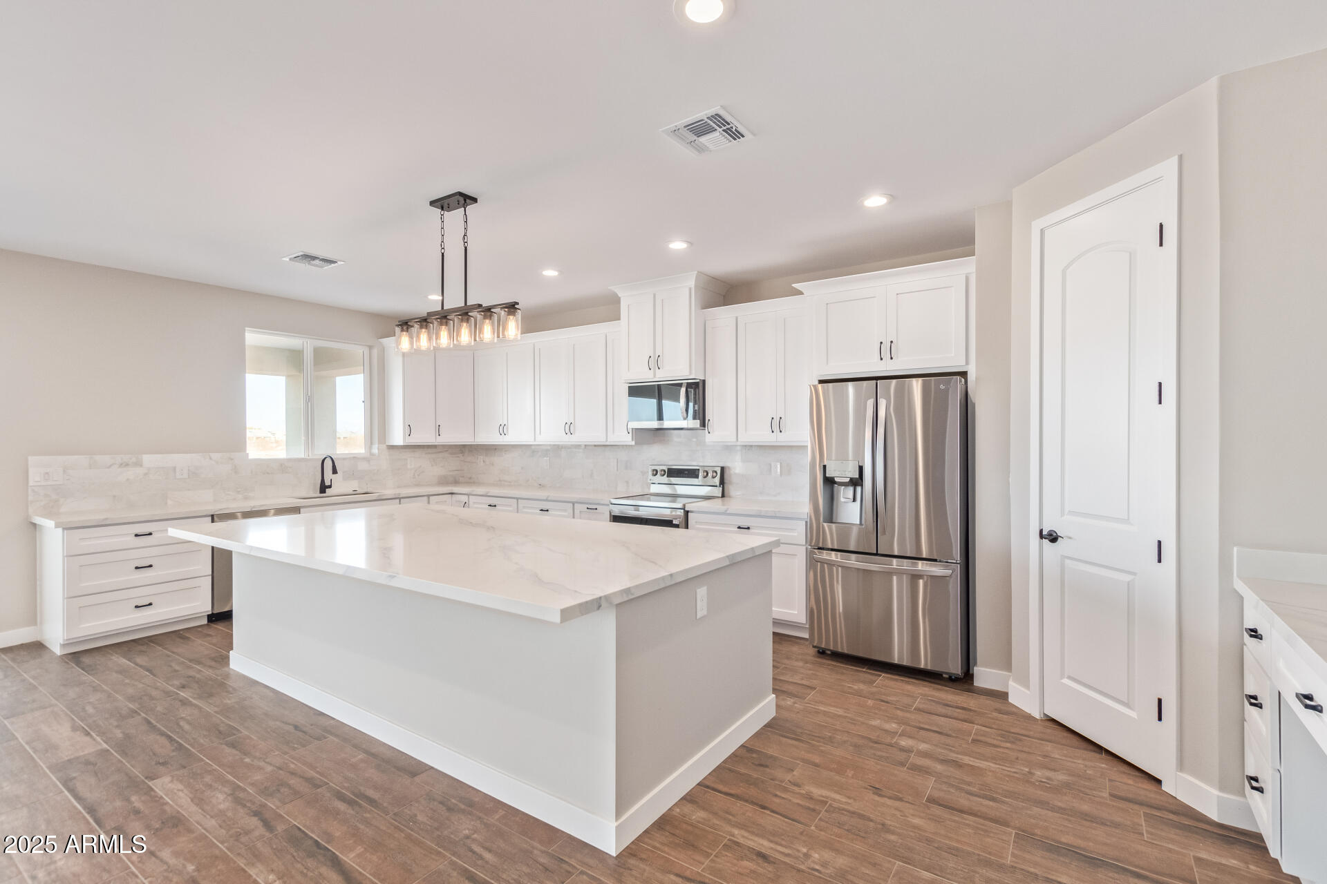 24032 West Redbird Road Wittmann, AZ 85361 - Photo 12 of 35 11-Redbird