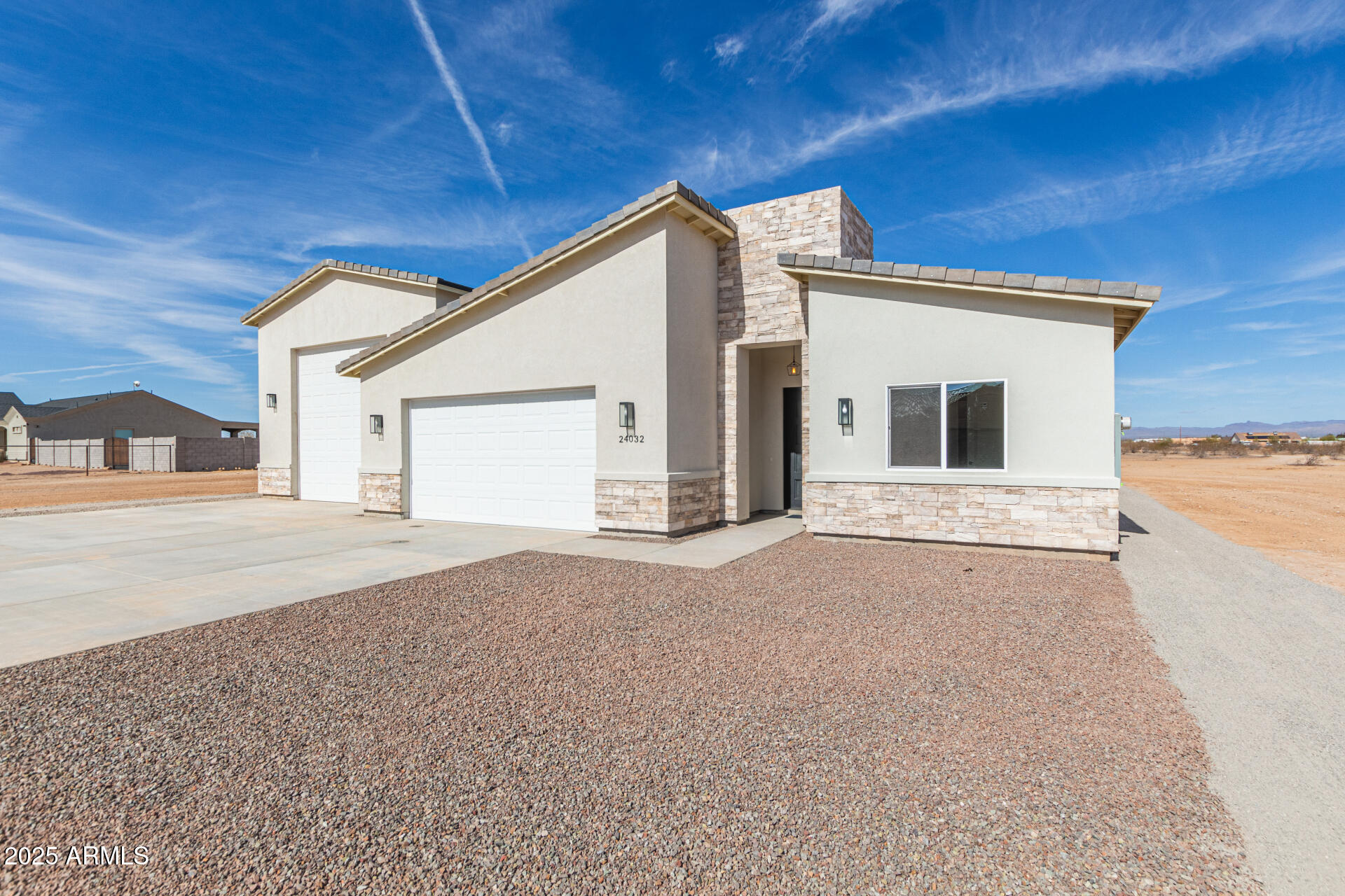 24032 West Redbird Road Wittmann, AZ 85361 - Photo 6 of 35 05-Redbird