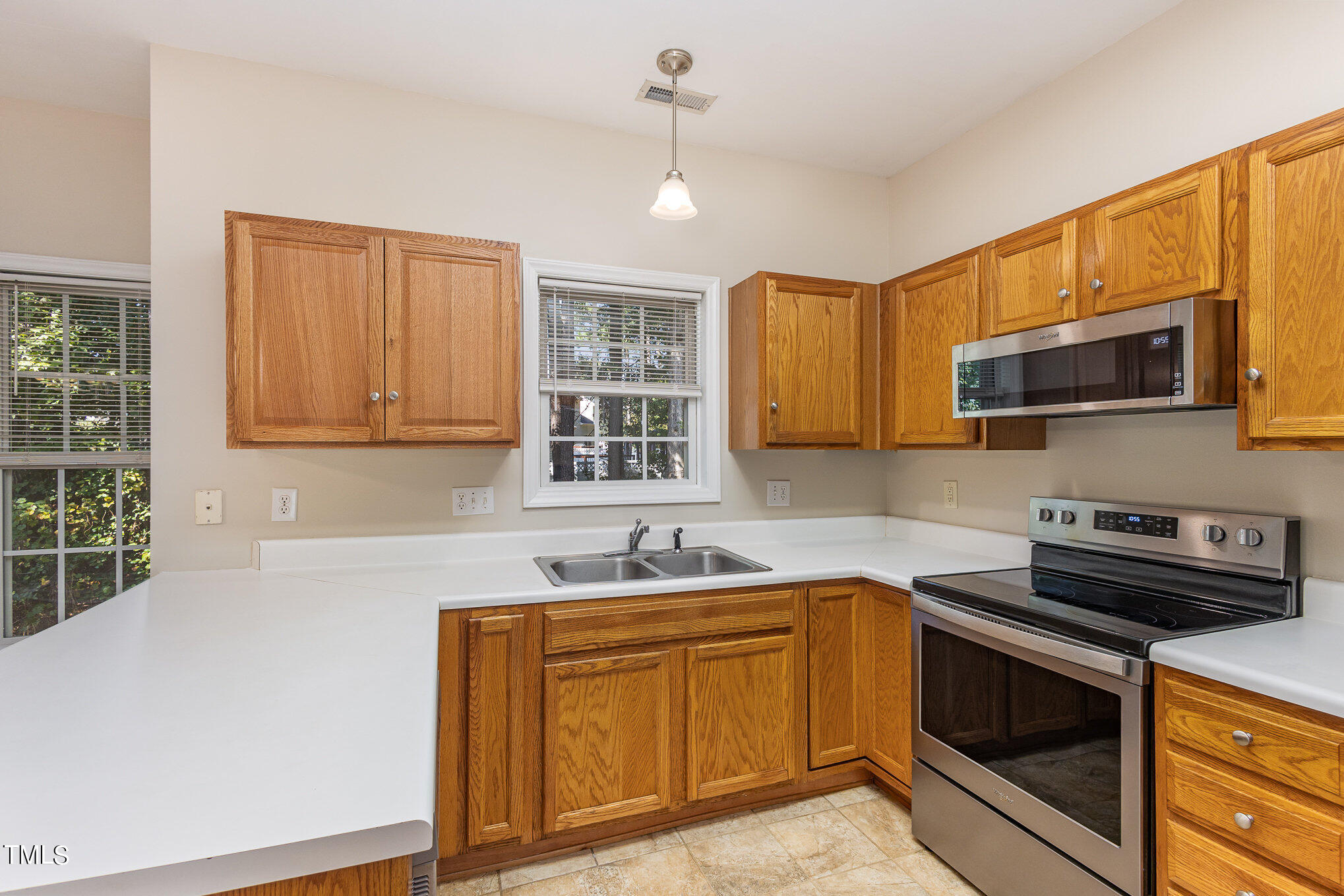 8329 Neuse Lawn Road Raleigh, NC 27616 - Photo 10 of 25 010_r6ii4733-edit